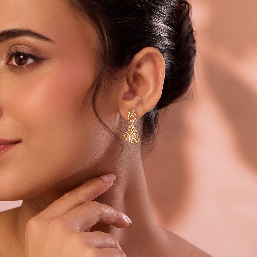 Statement Earrings: How to Choose the Right Pair for Every Occasion