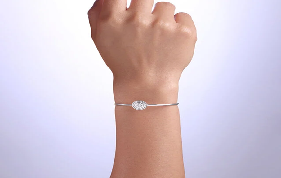 Becoming the Favourite Brother This Bhai Dooj Is Just One Silver Bracelet for Women Away!